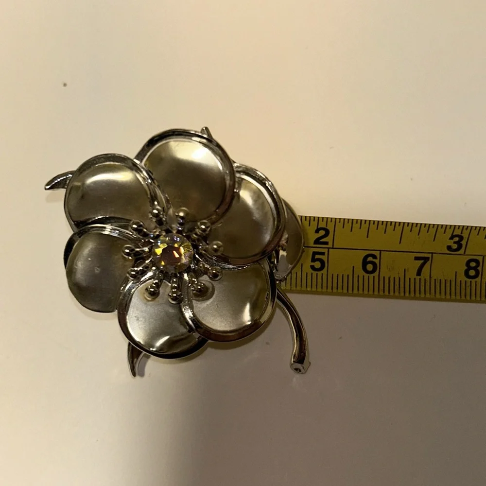 Silver Matte and Glossy Flower Brooch with a Aurora borealis Crystal